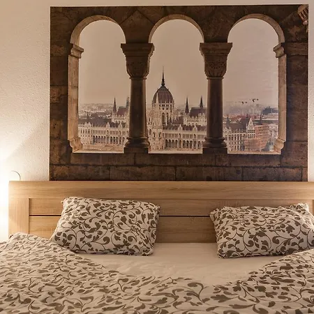 Feel At בודפשט